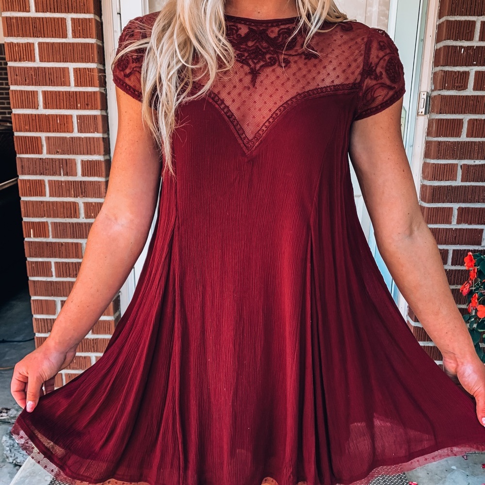 URBAN OUTFITTERS Kimichi Blue Wine Swing Dress💃🏼